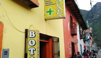 Botica Miafarma Calca - Unnamed Road