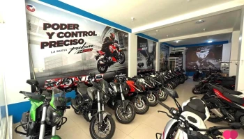 Motos Pulsar Calderon - Calle Libertad A Una Cuadra De