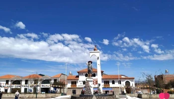 Plaza de Armas de Chinchero - Chinchero 08651