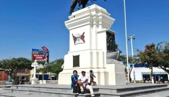 Plaza de Armas de Pisco - Perú