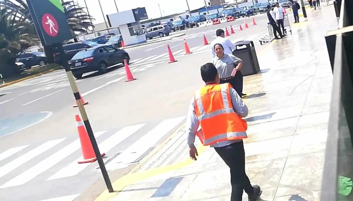 Aeropuerto Internacional Capitan Fap Carlos Martinez De Pinillos Aeropuerto Internacional - Huanchaco 13000