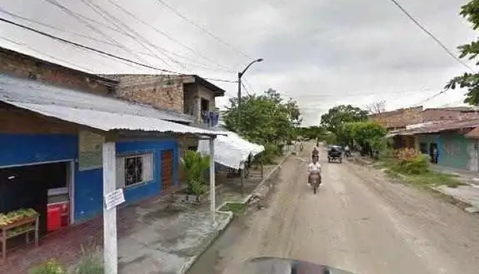 Botica Jenfarma -  Cerca De Mideg - Iquitos