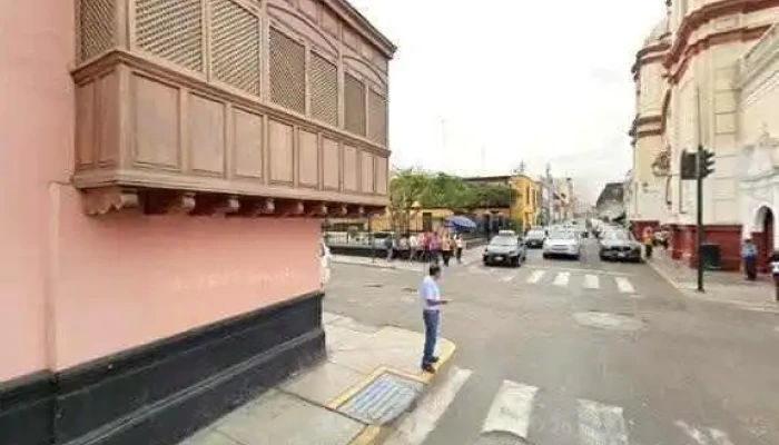Botica La Libertad -  Direcciondeg - Trujillo
