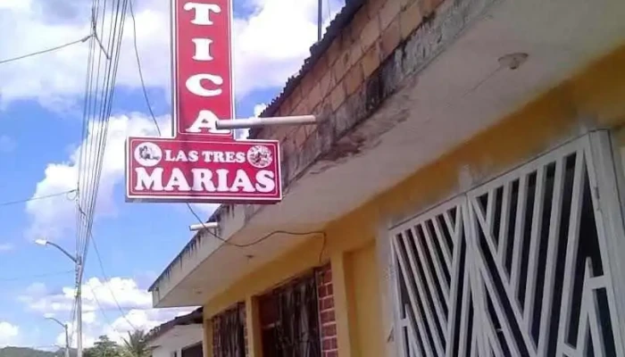 Botica Las Tres Marías - Jirón Nicanor Reátegui C5