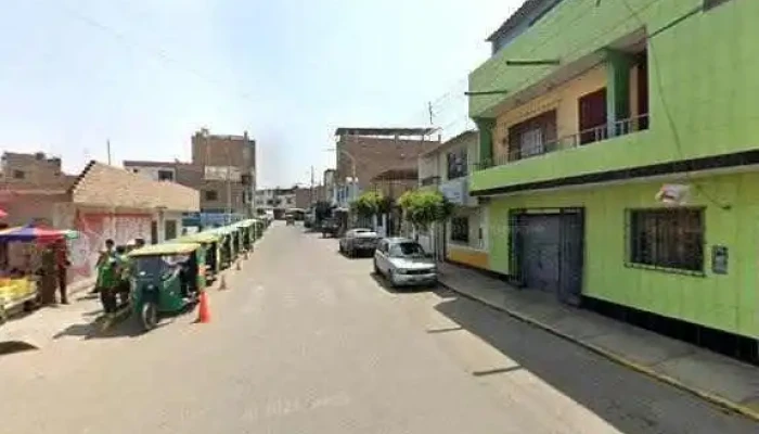 Botica Unifarma -  Ubicaciondeg - Laredo
