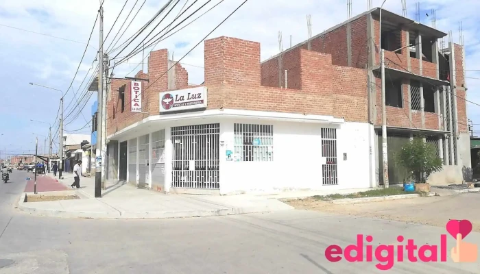 Boticas Y Perfumeria La Luz - Piura