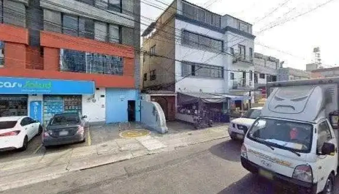 Boticas Y Salud -    Aramburu Preciosdeg - San Isidro