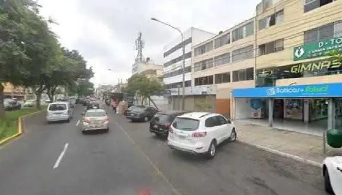 Boticas Y Salud -    San Luis 1 Cerca De Mideg - San Borja