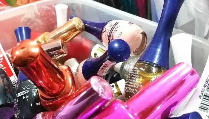 Cosméticos y Perfumería - Av.Solar 502