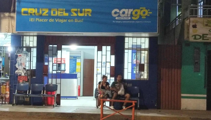 Cruz del Sur - Camaná