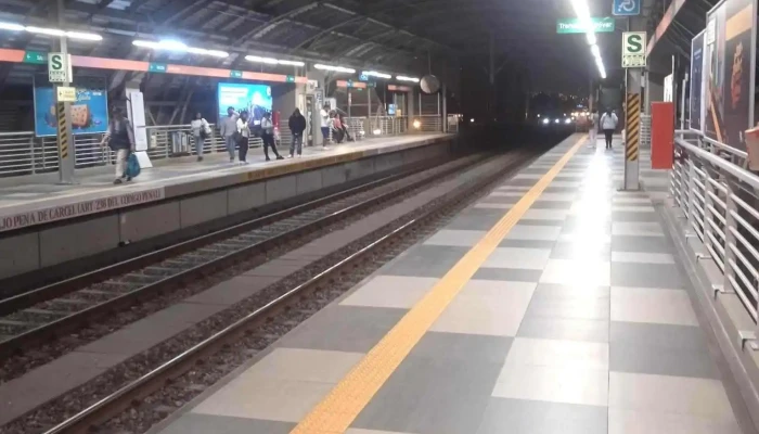 Estación Ayacucho Ingress portal - Lima 15048