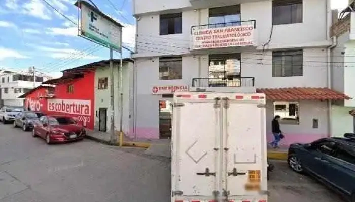 Farmacia De La Clinica San Francisco De Asis Dondedeg - Cajamarca