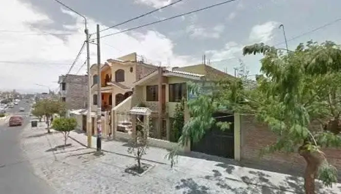Farmacia De Sol A Sol -  Ubicaciondeg - Arequipa