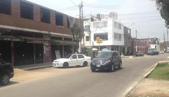 Farmacia El Olivar -  Horario - Callao