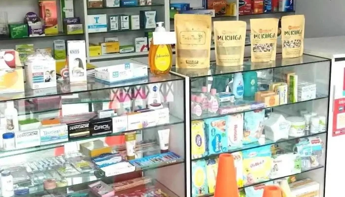 Farmacia Especializada El Golf -  Del Propietario - Víctor Larco Herrera