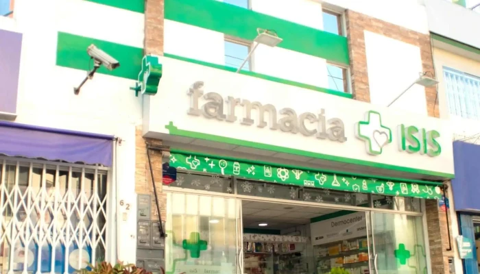 Farmacia Isis -    Zafiros Instagram - Trujillo