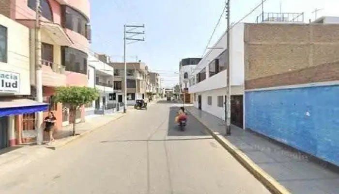 Farmacia Salud Como Llegar - Laredo