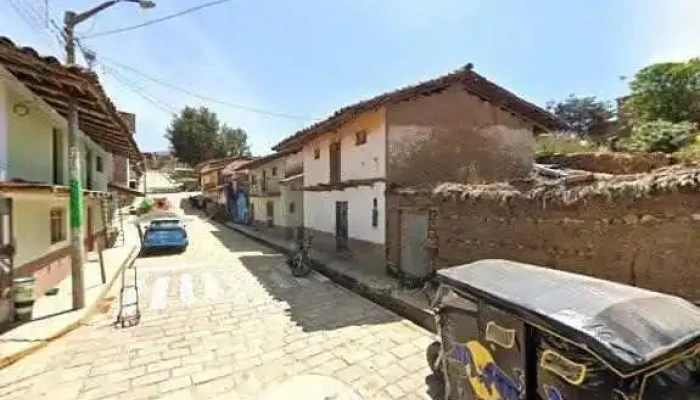 Farmalab -  Cerca De Mideg - Julcán