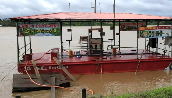Madre De Dios Ferry Dock -  Videos - Puerto Maldonado