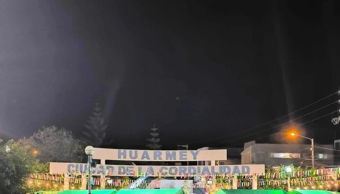 Plaza De Armas De Huarmey -  Horario - Huarmey