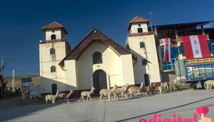 Plaza Simon Bolivar - Villa Pasco 19400