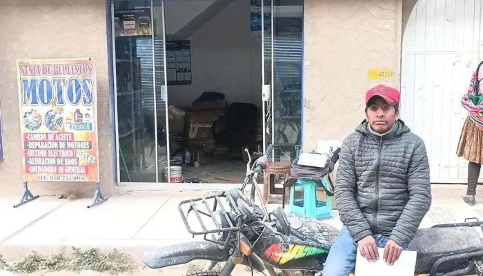 Taller Reparación de Motos Carlitos - Calle Ladislao Espinar