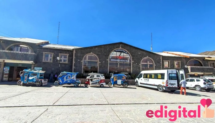 Terminal Terrestre Chivay -  Autobus - Chivay