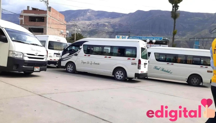 Terminal Terrestre De Yungay -  Autobus - Yungay