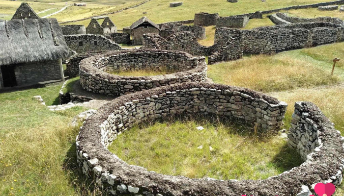 Zona arqueológica K'anamarka - Espinar 08330
